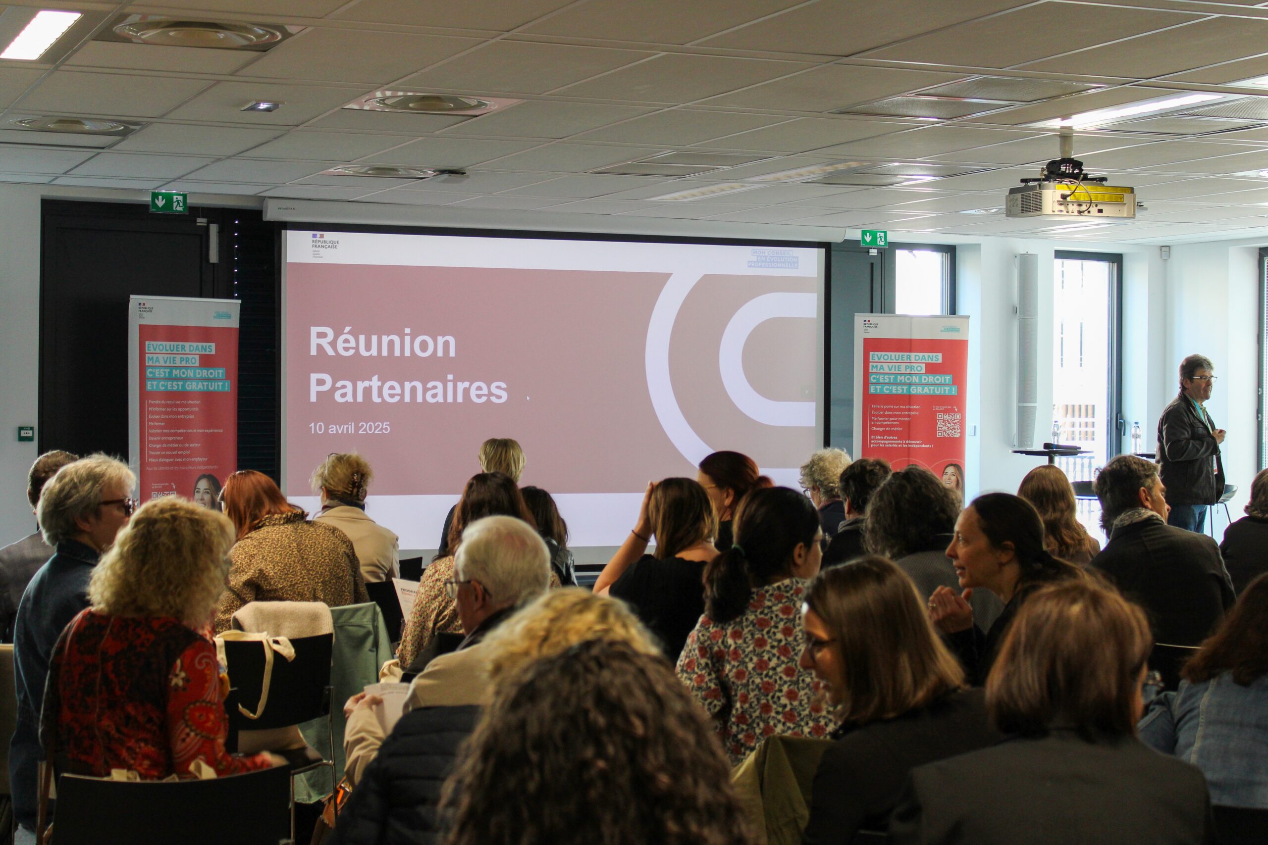 Mon CEP : Photo de la réunion des partenaires 2025 du service Mon conseil en évolution professionnelle