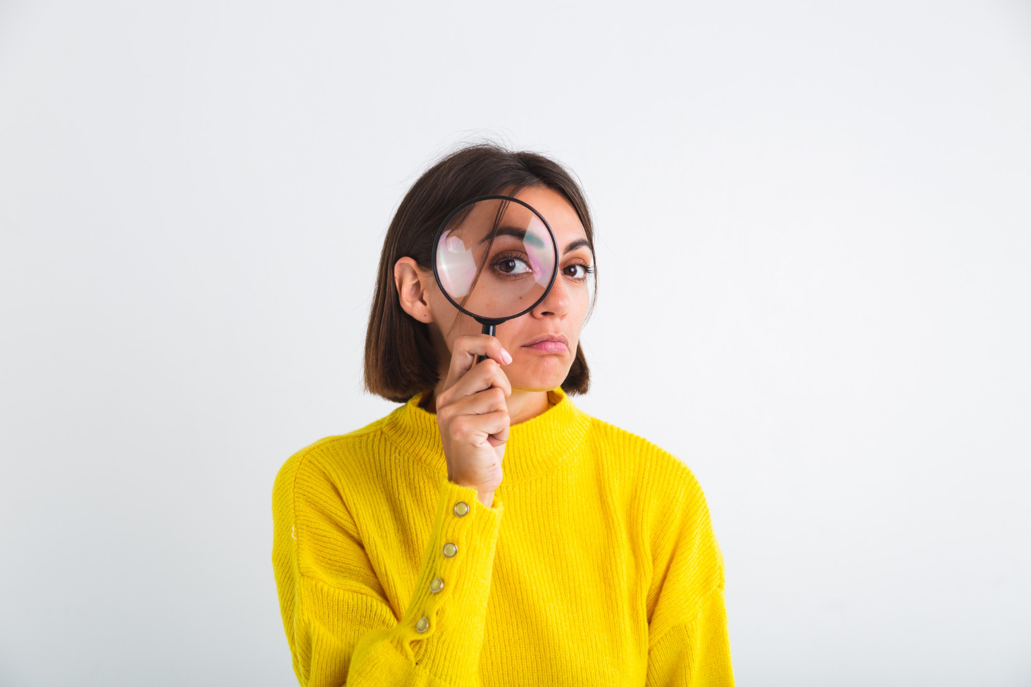 Mon CEP : Photo d'une personne qui réalise une enquête métier et à l’immersion professionnelle